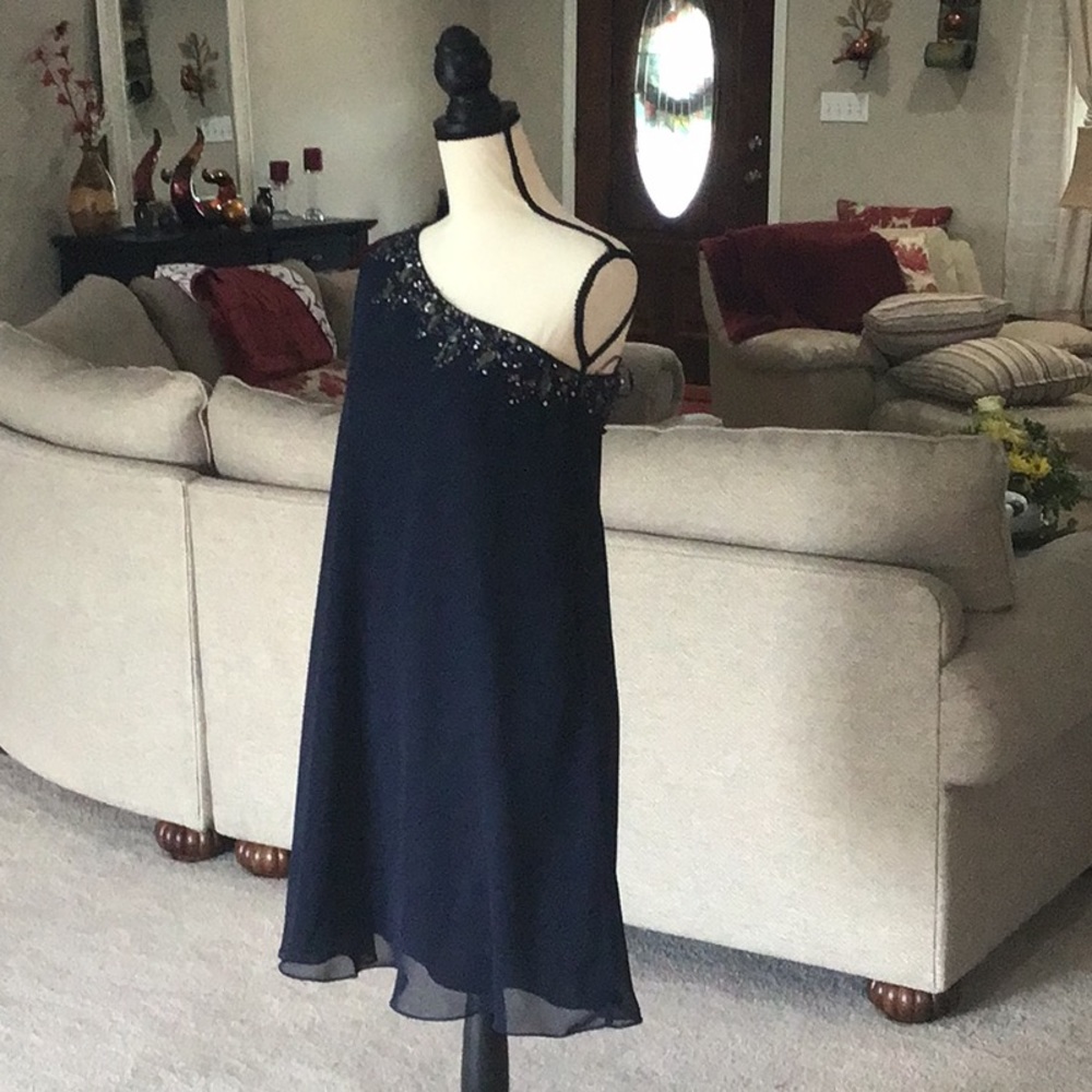 Dress - Picture 14 of 16
